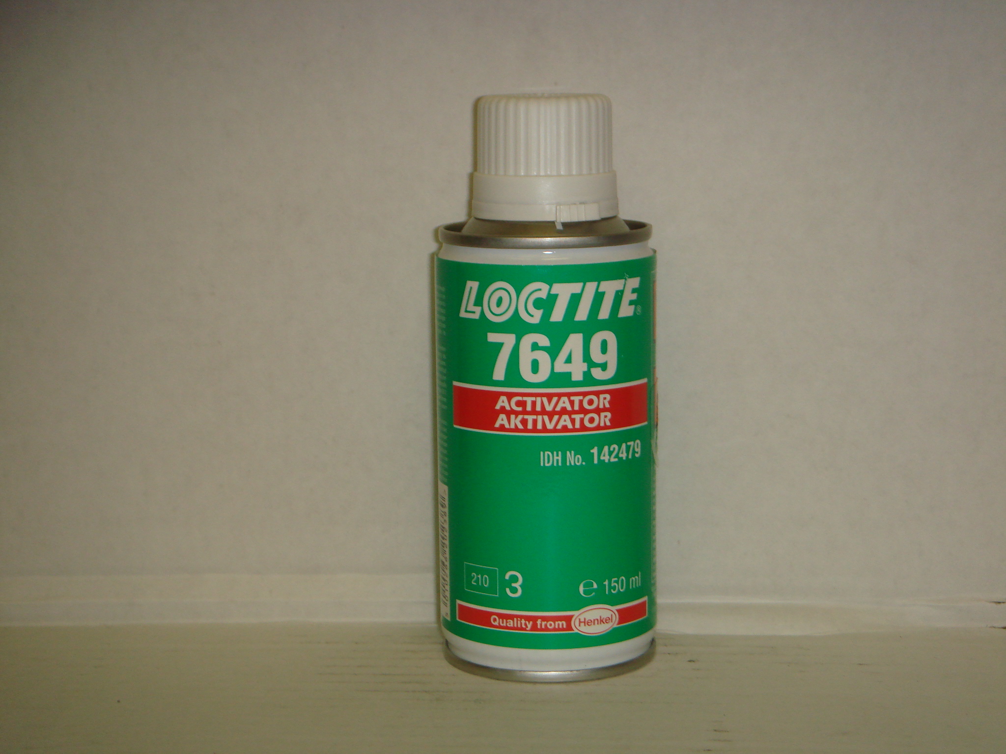 Купить LOCTITE - 142479 Активатор N для анаэробов и клеёв 326/319, (спрей 150мл.)